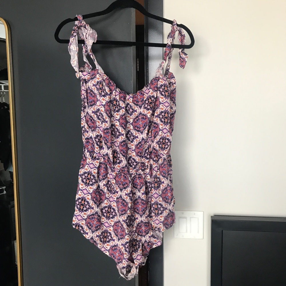 Off the shoulder ropmer